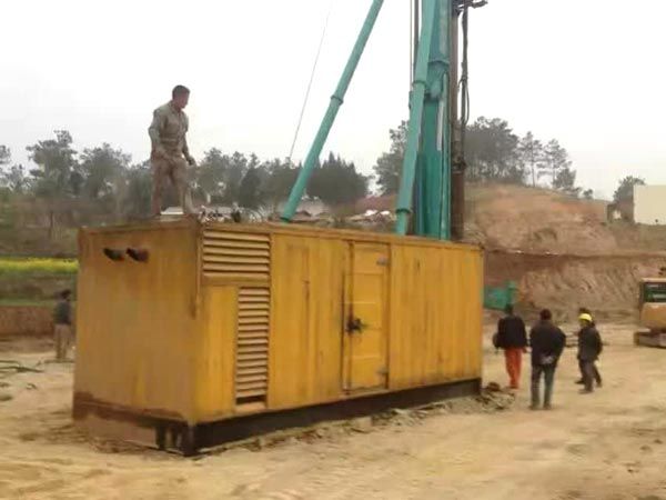 石台如何判断水冷式机油散热器密封件是否需要更换?